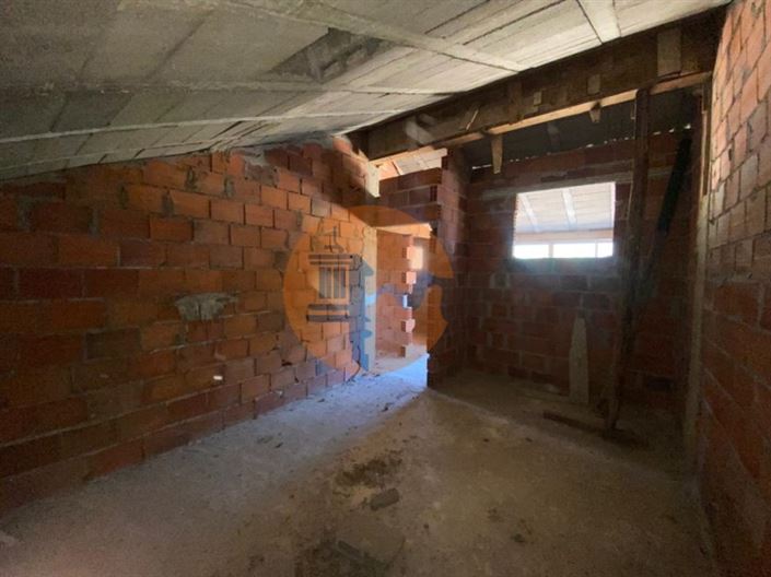 Image No.45-2 Bed House for sale