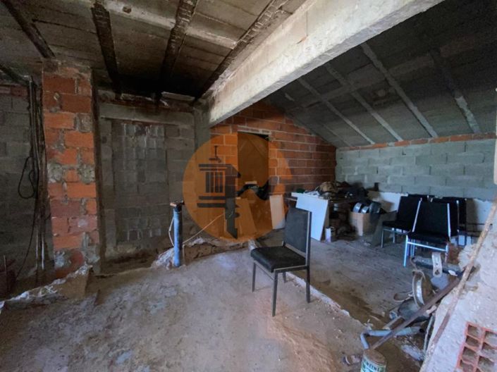 Image No.51-2 Bed House for sale