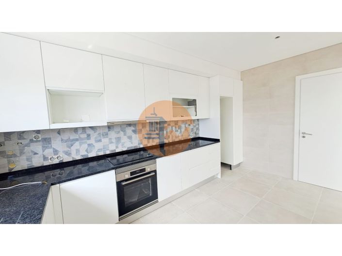 Image No.2-4 Bed Apartment for sale