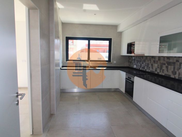Image No.3-4 Bed Apartment for sale