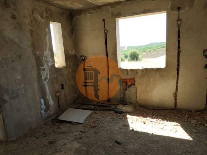 Image No.17-6 Bed House for sale