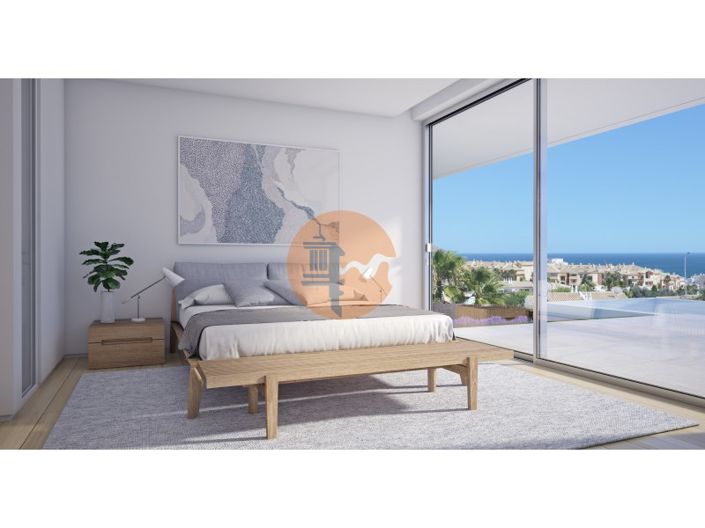 Image No.9-3 Bed House for sale