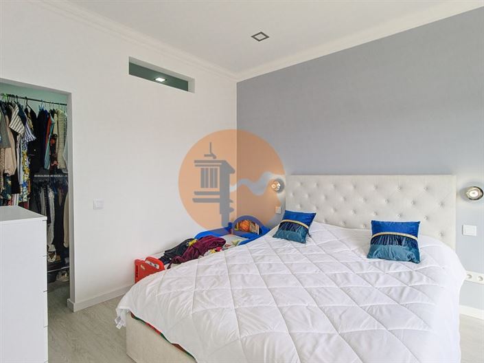 Image No.14-3 Bed House for sale