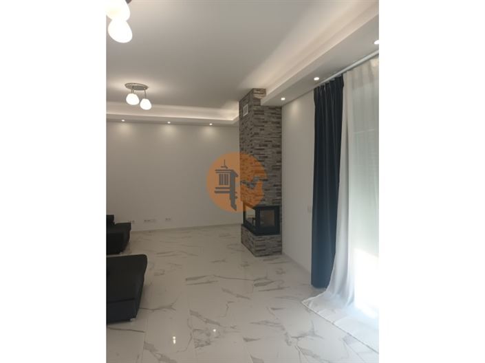 Image No.8-5 Bed House for sale