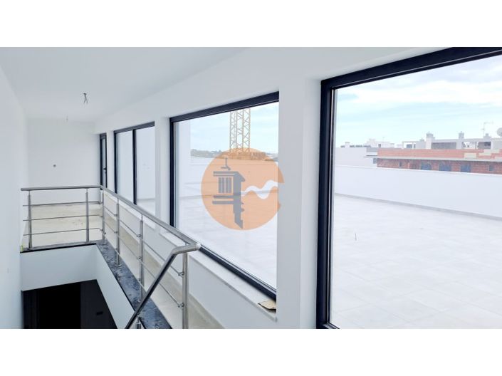 Image No.10-4 Bed Apartment for sale