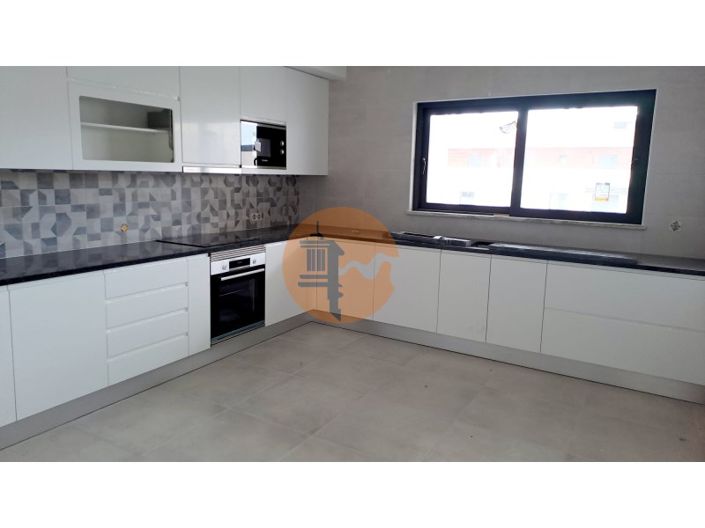 Image No.15-4 Bed Apartment for sale