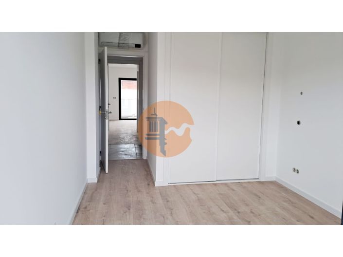 Image No.18-4 Bed Apartment for sale