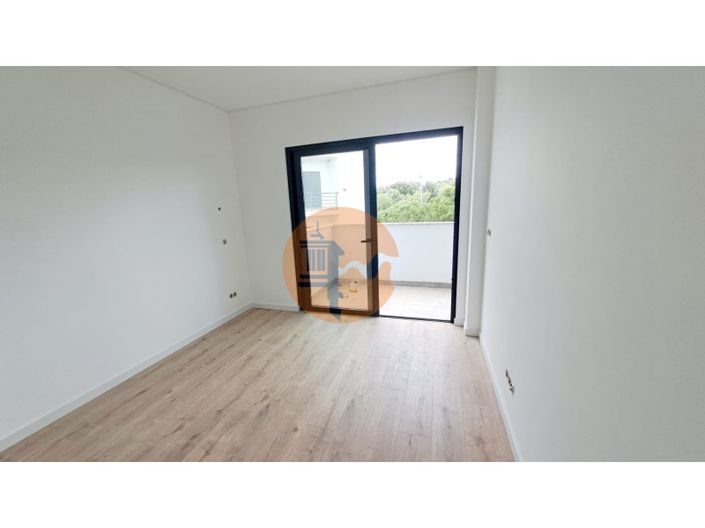 Image No.20-4 Bed Apartment for sale