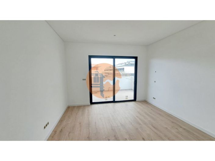 Image No.40-4 Bed Apartment for sale