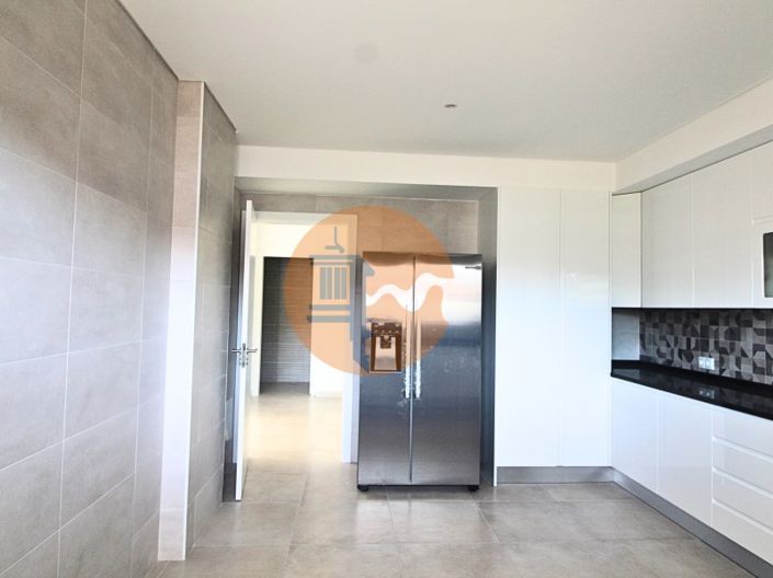 Image No.5-4 Bed Apartment for sale