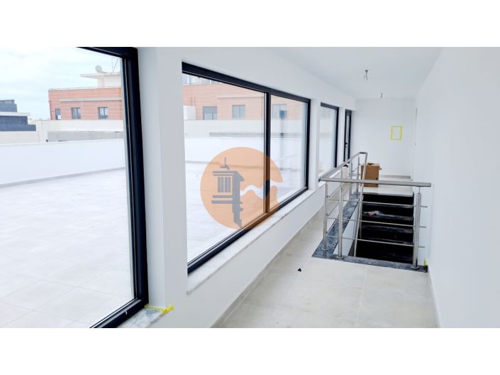 Image No.9-4 Bed Apartment for sale