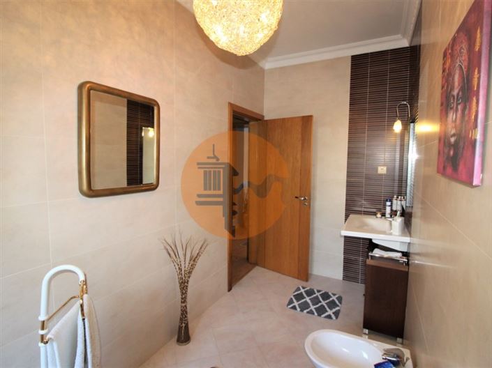 Image No.53-4 Bed House for sale