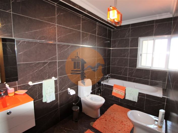 Image No.58-4 Bed House for sale