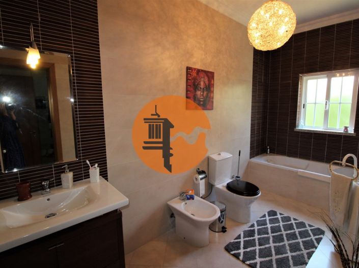 Image No.62-4 Bed House for sale