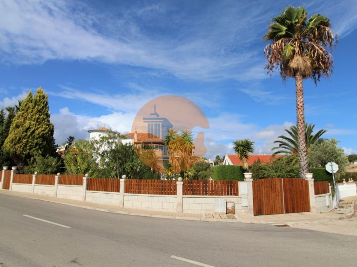 Image No.65-4 Bed House for sale