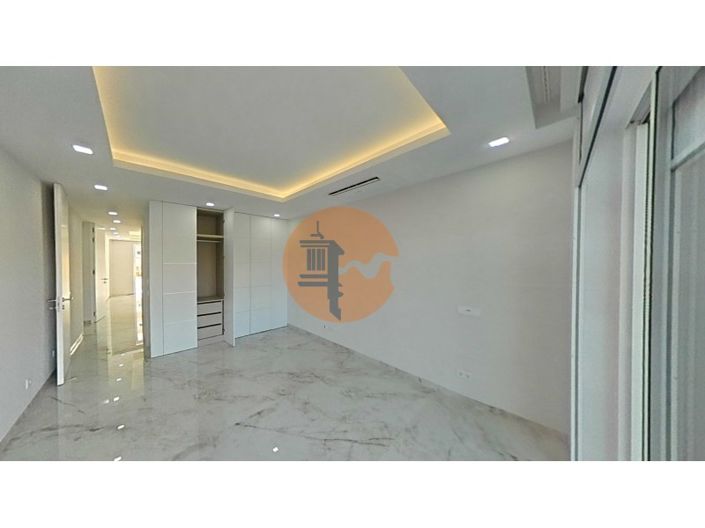 Image No.26-2 Bed Apartment for sale