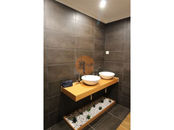 Image No.19-4 Bed House for sale