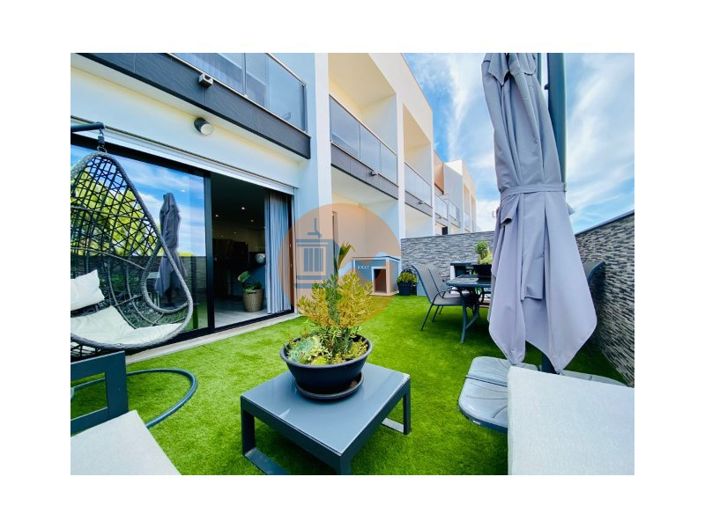 Image No.1-3 Bed House for sale
