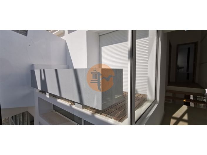 Image No.25-2 Bed House for sale