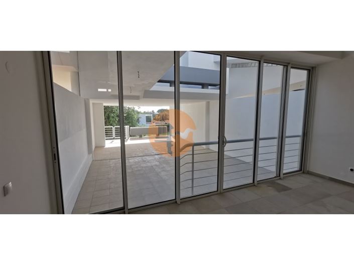 Image No.14-2 Bed House for sale