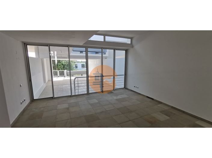 Image No.2-2 Bed House for sale