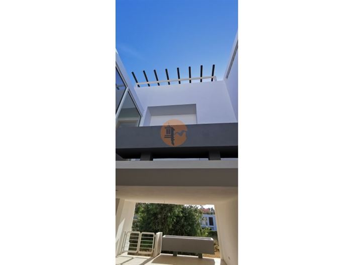 Image No.24-2 Bed House for sale