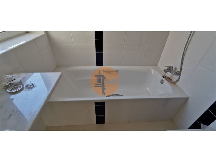 Image No.45-2 Bed House for sale