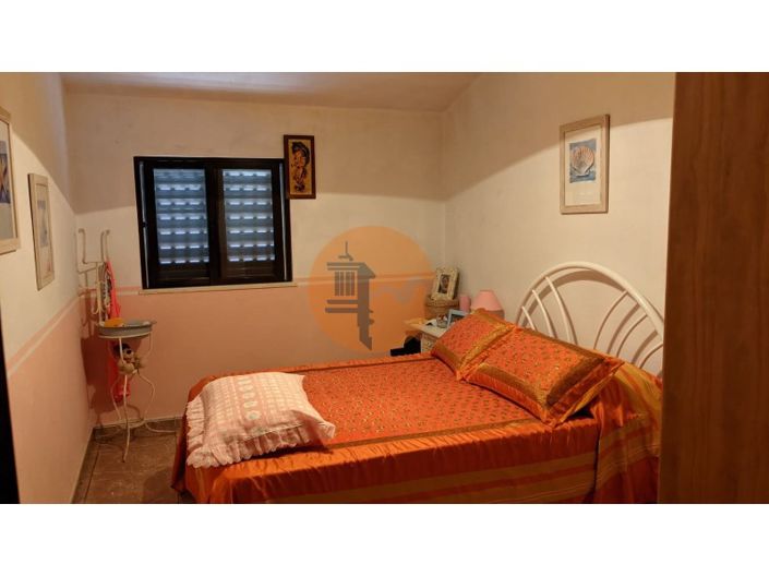 Image No.79-3 Bed House for sale