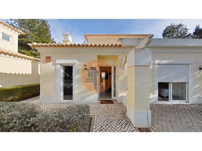 Image No.10-3 Bed House for sale