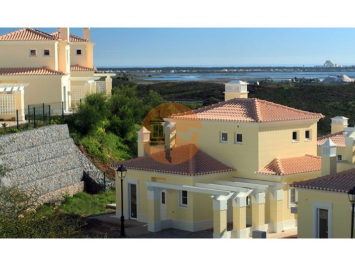 Image No.9-3 Bed House for sale