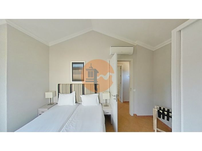 Image No.46-2 Bed House for sale