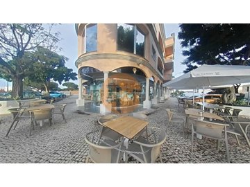 1 - Loule, Bar