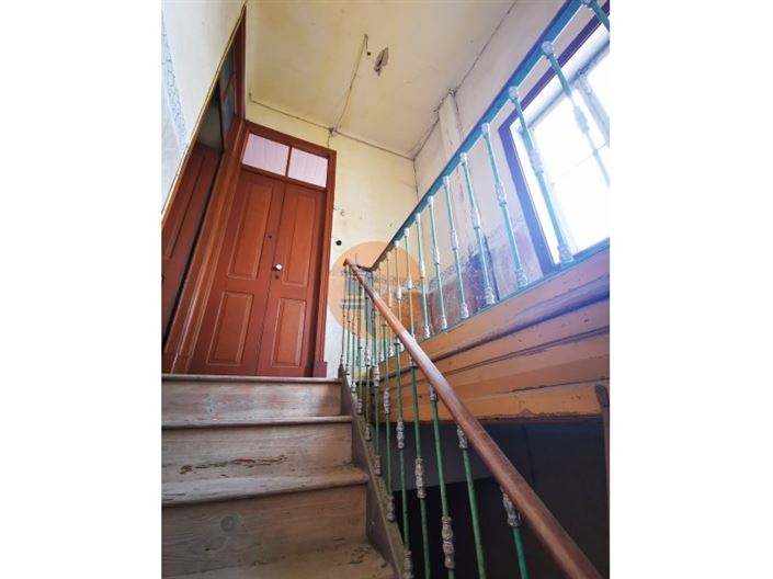 Image No.2-8 Bed Farmhouse for sale