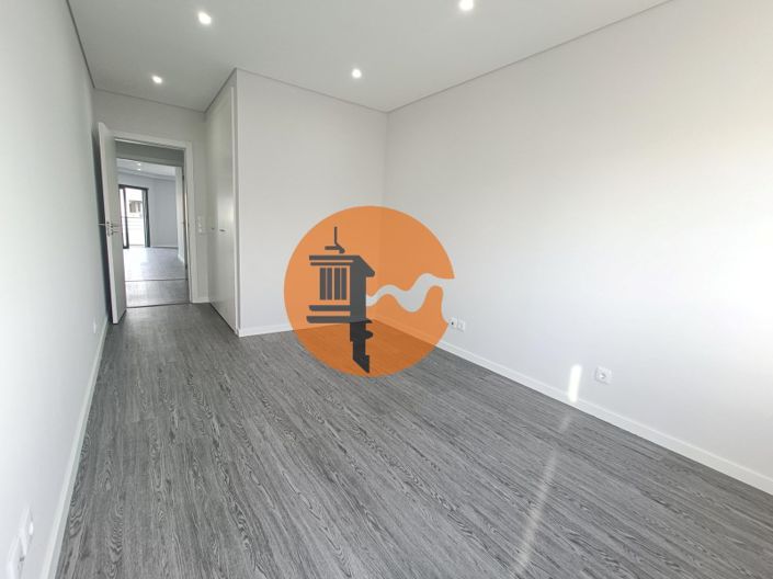 Image No.12-3 Bed Apartment for sale