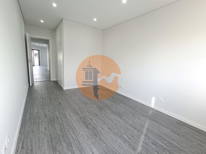 Image No.13-3 Bed Apartment for sale