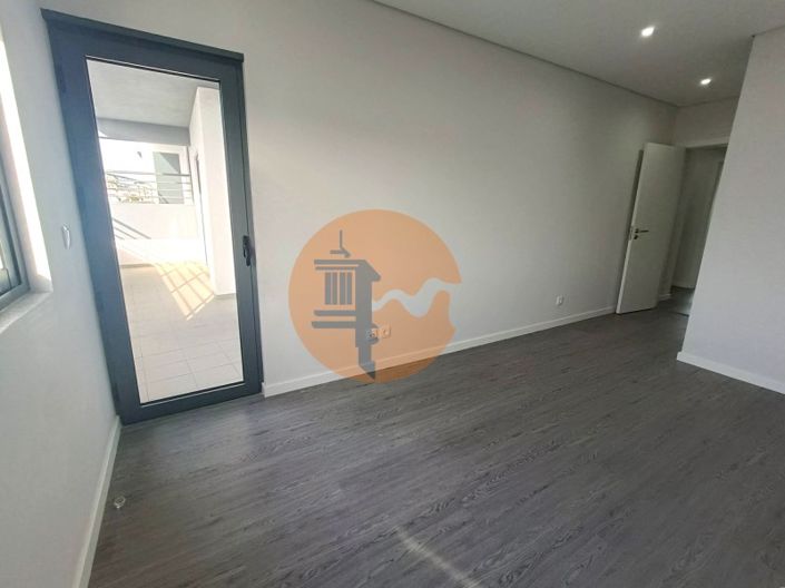 Image No.14-3 Bed Apartment for sale