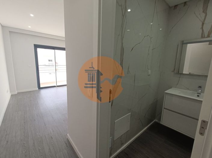 Image No.18-3 Bed Apartment for sale