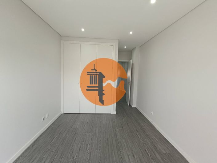 Image No.20-3 Bed Apartment for sale