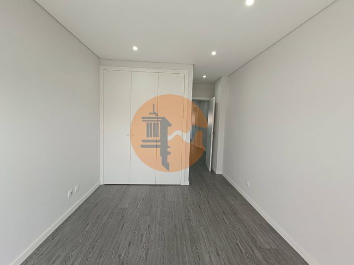 Image No.21-3 Bed Apartment for sale