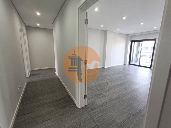 Image No.9-3 Bed Apartment for sale