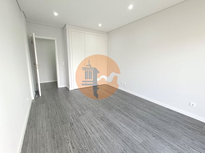 Image No.24-4 Bed Apartment for sale