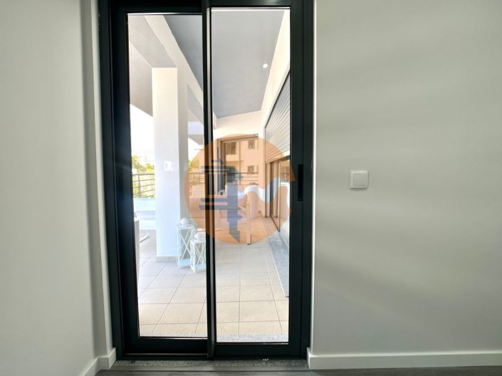 Image No.10-3 Bed Apartment for sale