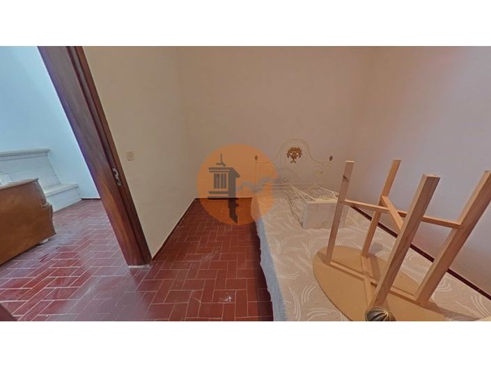 Image No.111-4 Bed Farmhouse for sale