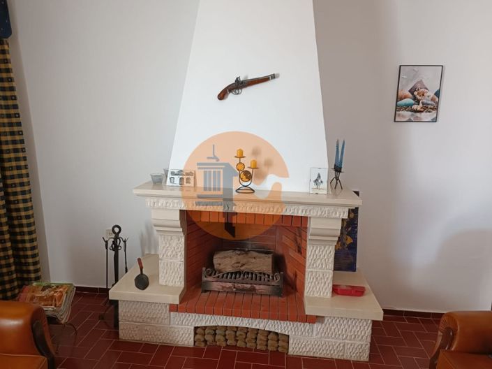 Image No.123-4 Bed Farmhouse for sale