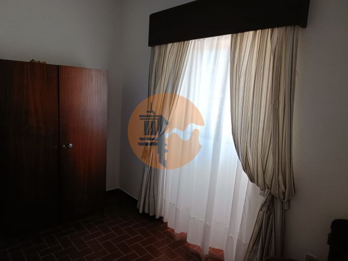 Image No.125-4 Bed Farmhouse for sale