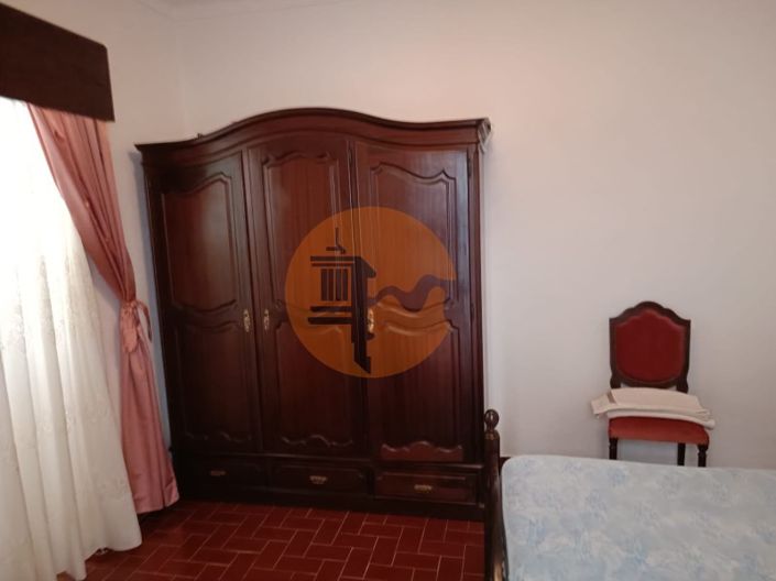 Image No.127-4 Bed Farmhouse for sale