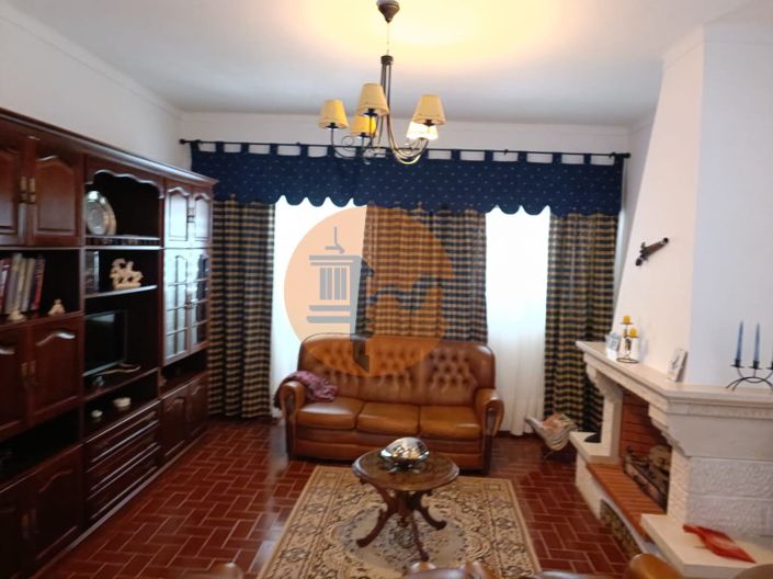 Image No.128-4 Bed Farmhouse for sale