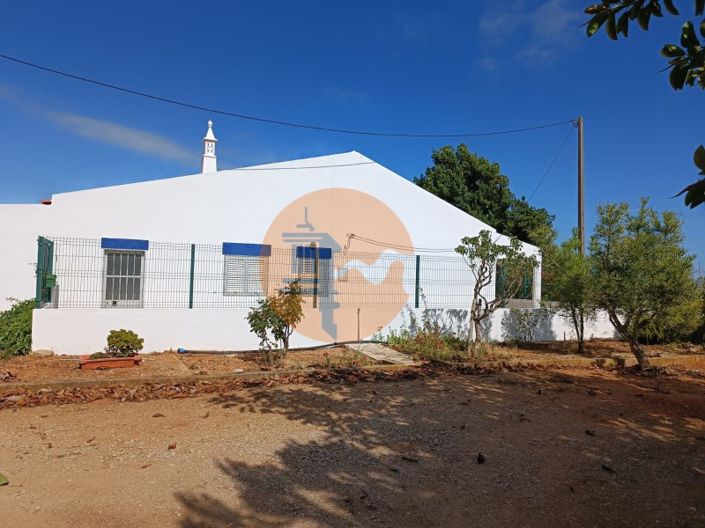 Image No.135-4 Bed Farmhouse for sale