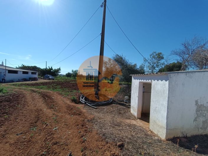 Image No.87-4 Bed Farmhouse for sale