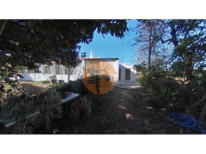 Image No.98-4 Bed Farmhouse for sale